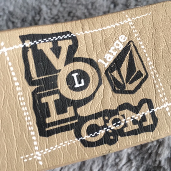 Gently used Volcom belt - Picture 4 of 9